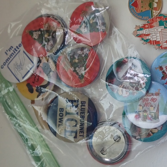Collector Pin lot - Picture 5 of 7